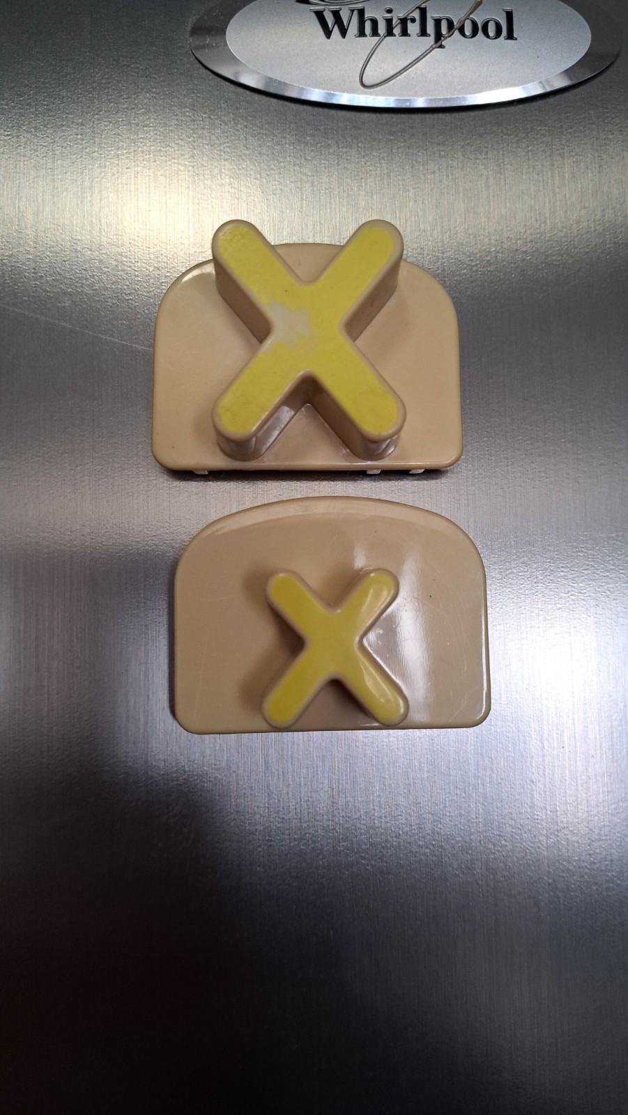 Replacement LeapFrog Fridge Magnetic Individual Letter Upper R Lower r Spanish