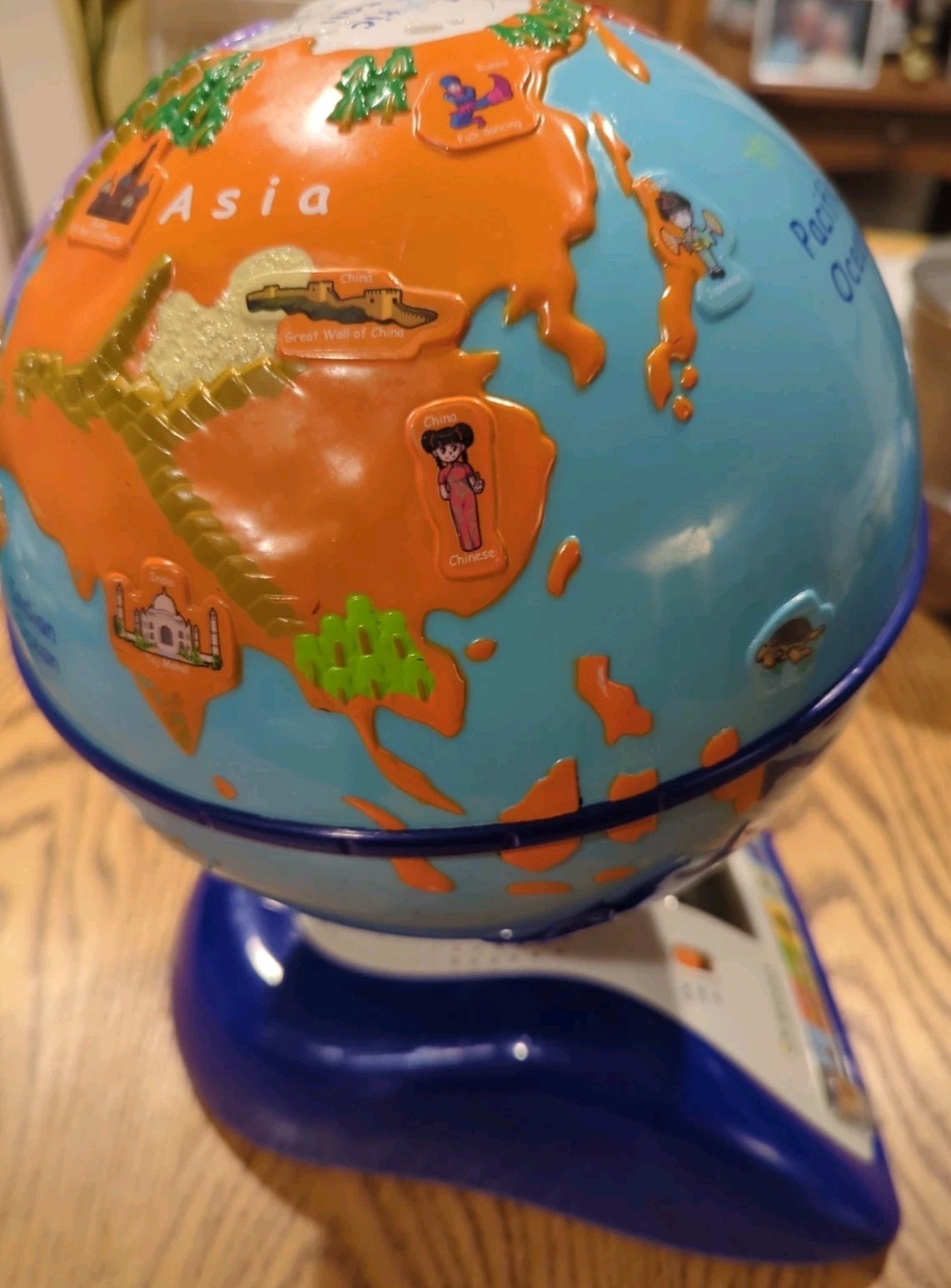 Oregon Scientific~Interactive Talking Smart Globe Jr. Learning Toy 10 Subjects