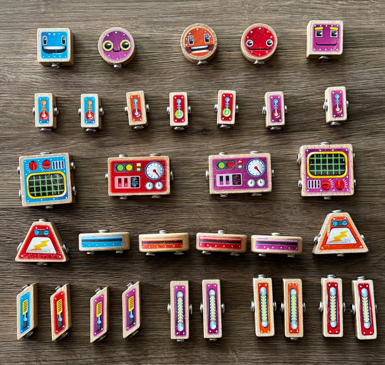 Lakeshore Snap Bots PP838 Robot Builder Wooden Blocks Learning Toy 32 Pieces