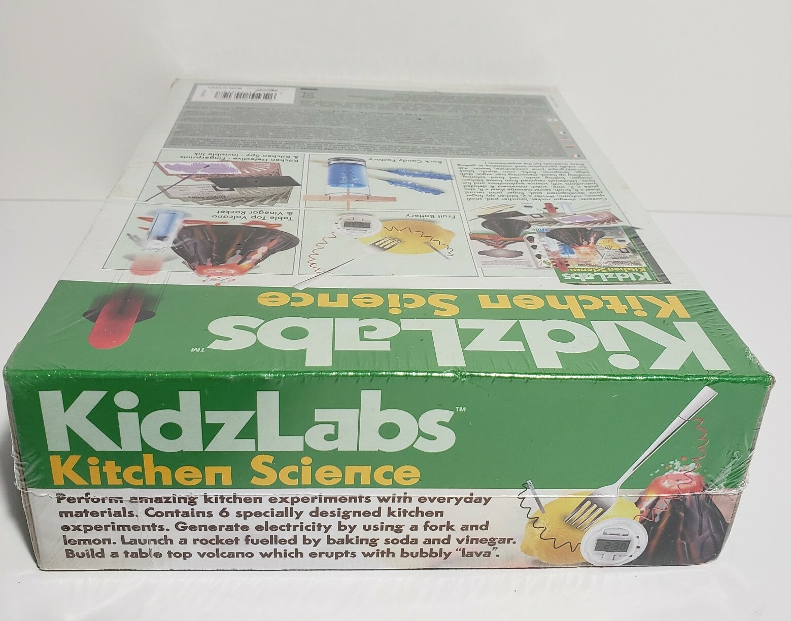 4M KidzLabs Kitchen Science Experiment Kit Volcano Rocket Electricity Candy NEW
