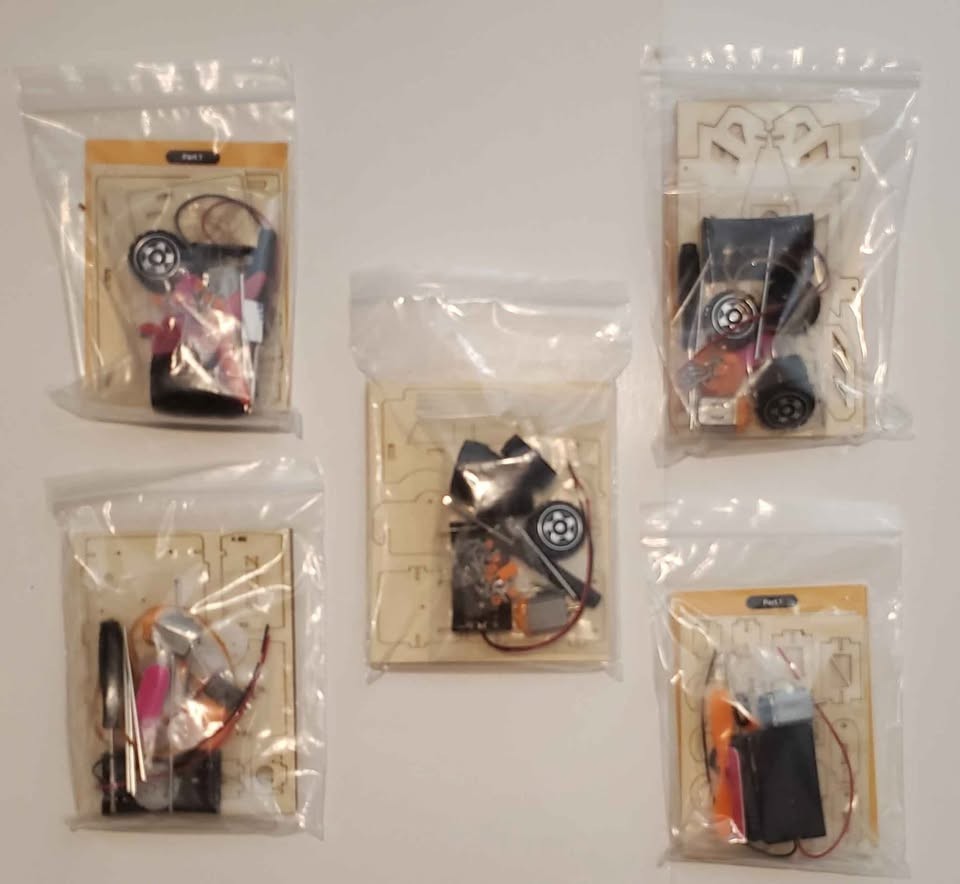 5 Poraxy STEM Kits Mini Tank, Aircraft Car, Off-Road, Racing & Wind Powered Cars