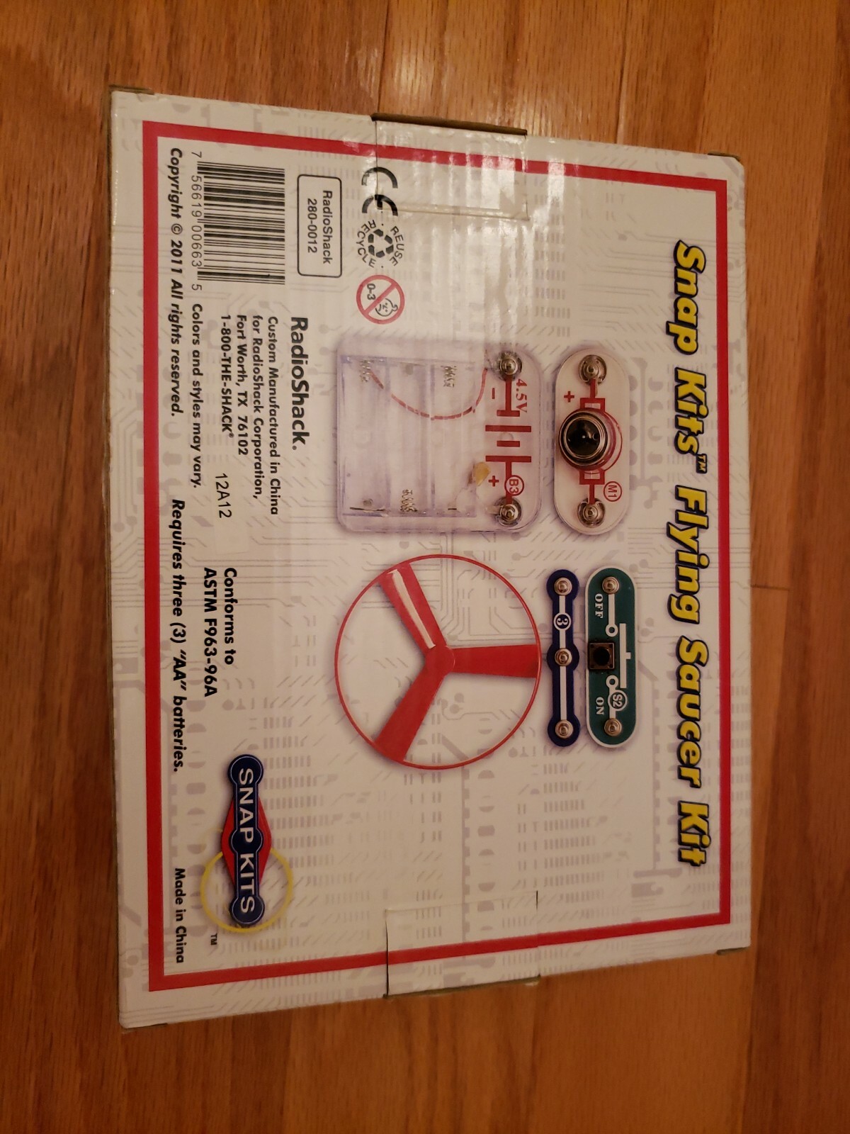 Snap Kits Flying Saucer Kit with 4 other projects (age 8-108)