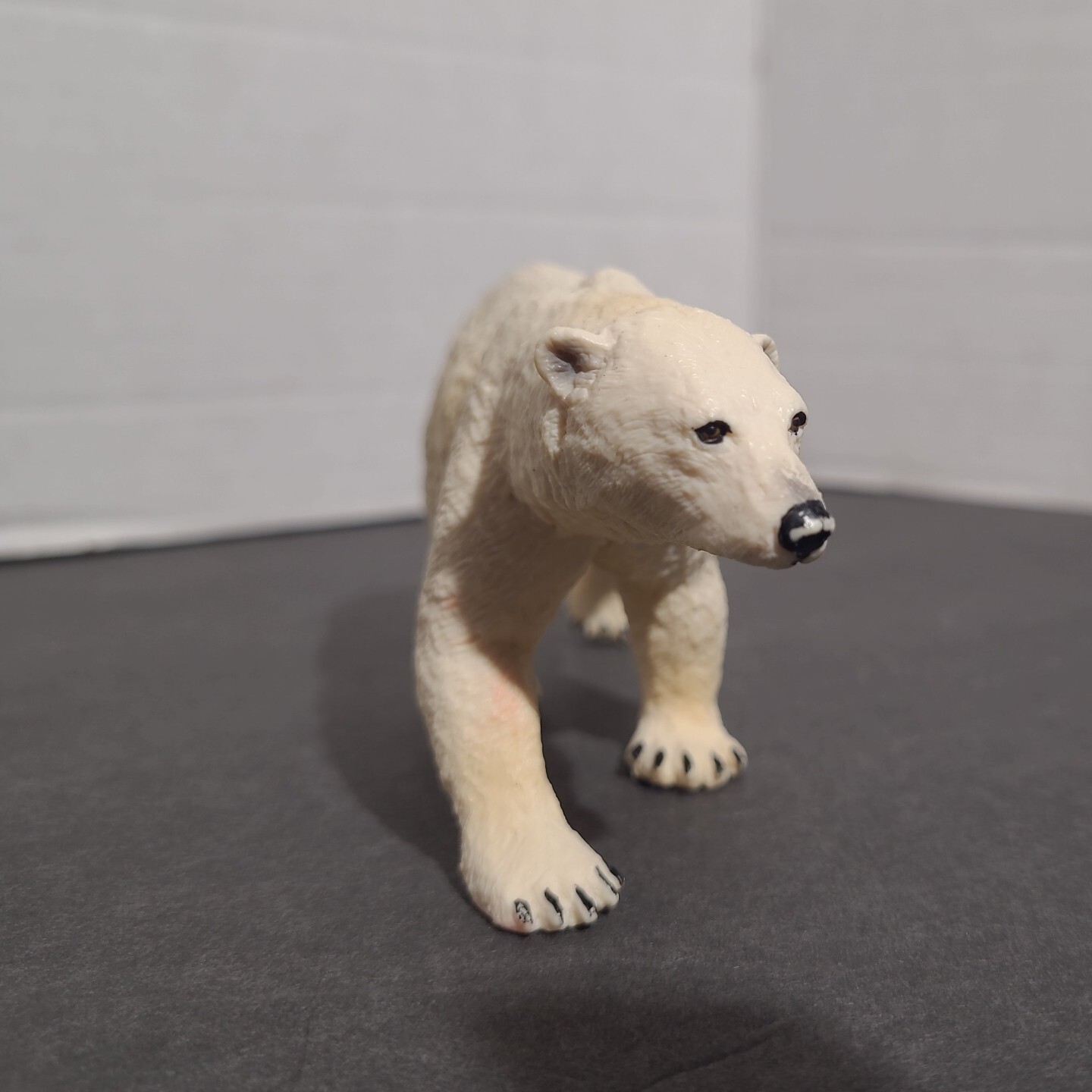 Polar Bear 2008 Safari Ltd. Miami, FL Educational Animal Figurine Pre-Owned