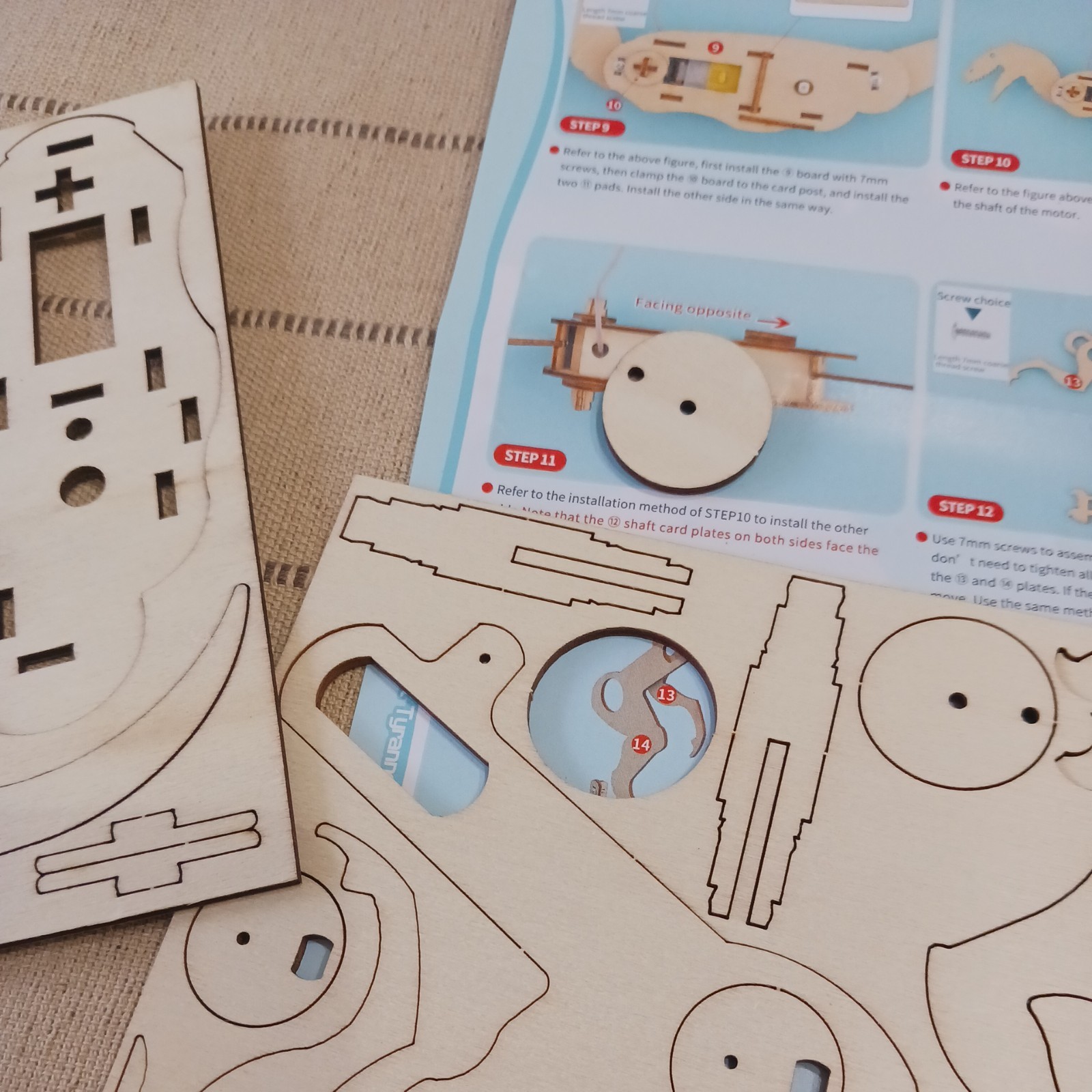 TYRANNOSAURUS ROBOT – Moving Scientific STEM Wooden DIY Model Kit Electric NEW