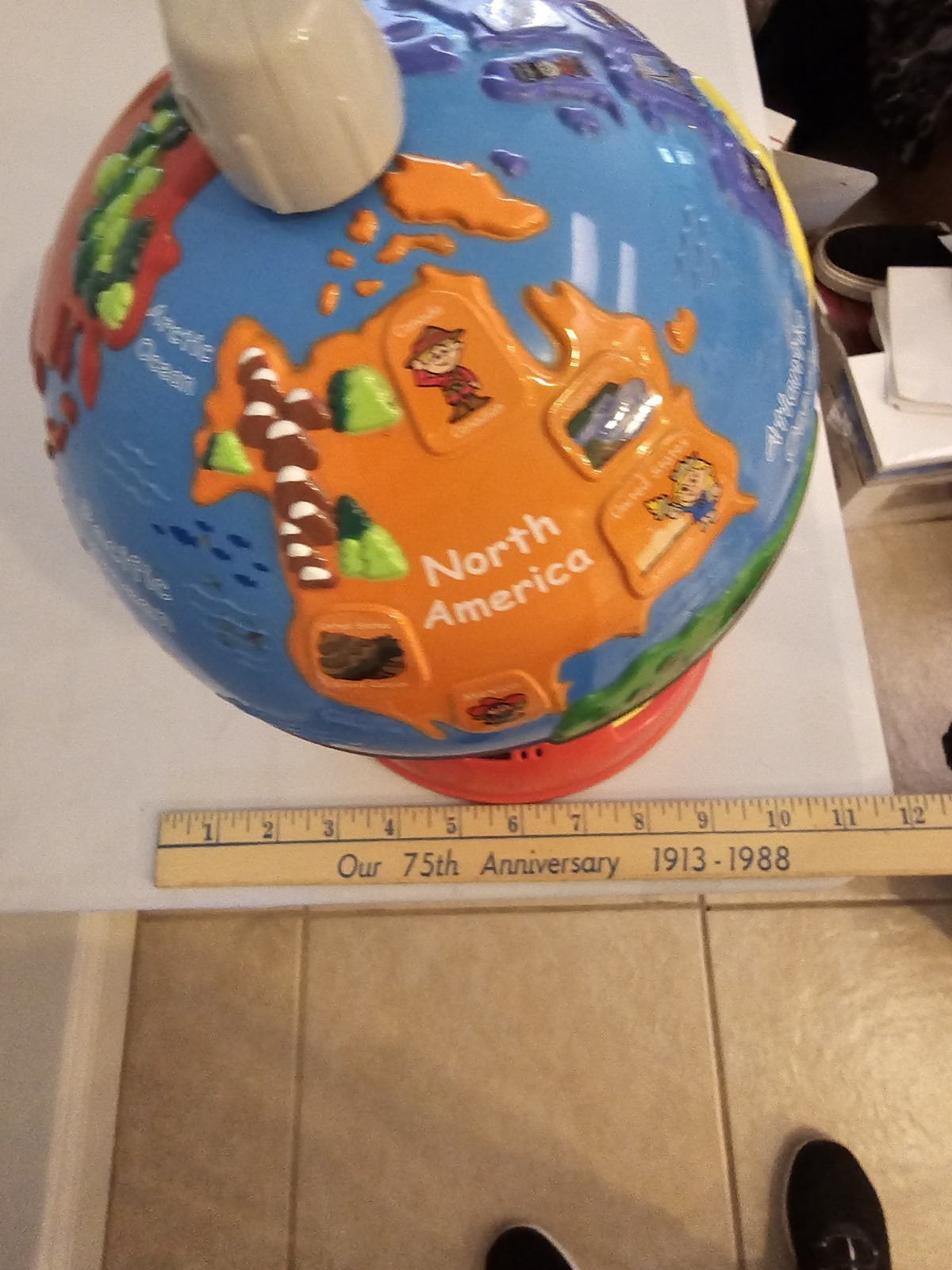 V-Tech Vintage Fly And Learn Talking Globe Educational Toy creates hours of Fun