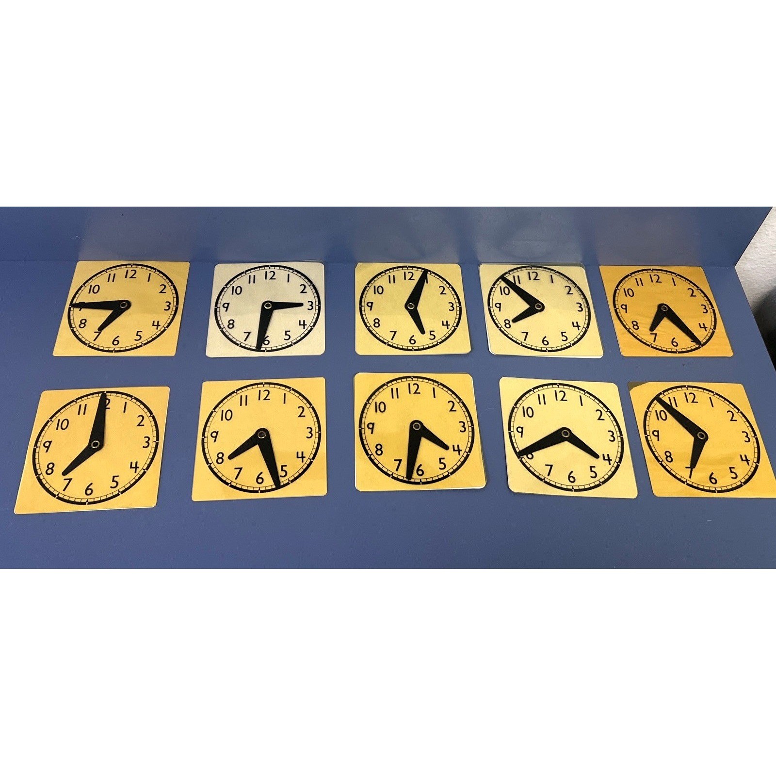 ETA 835AA Hand2Mind White Clock Face Pupils 12 Set Learning Clocks