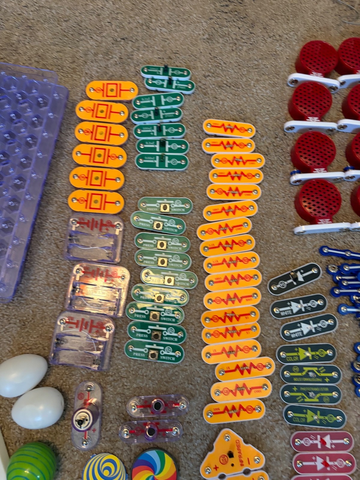 Elenco Snap Circuit Light Projects 1-182 9 Boards 2 Books Over 250 Pieces S8422