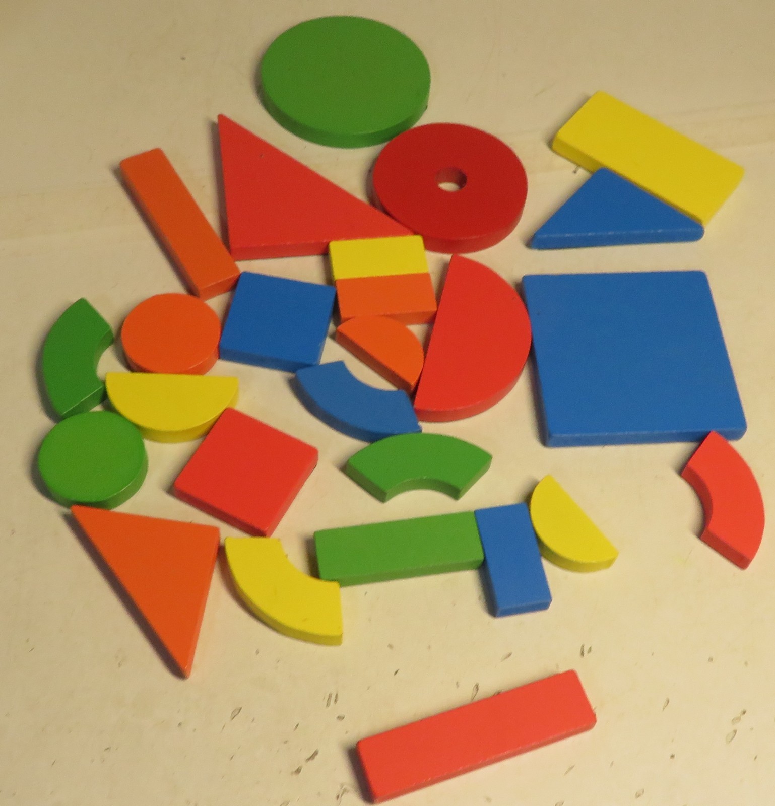 26 pc Wooden Magnetic Pattern Block Puzzle Set Tangram Shape Pattern Blocks Wood