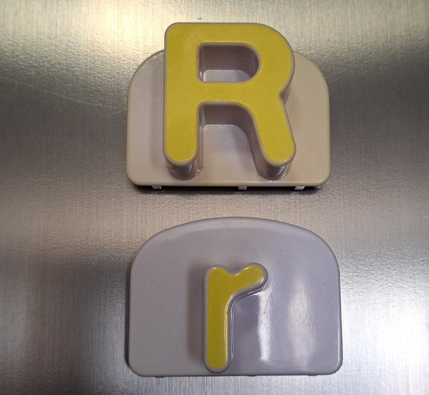 Replacement LeapFrog Fridge Magnetic Individual Letter Upper R Lower r Spanish