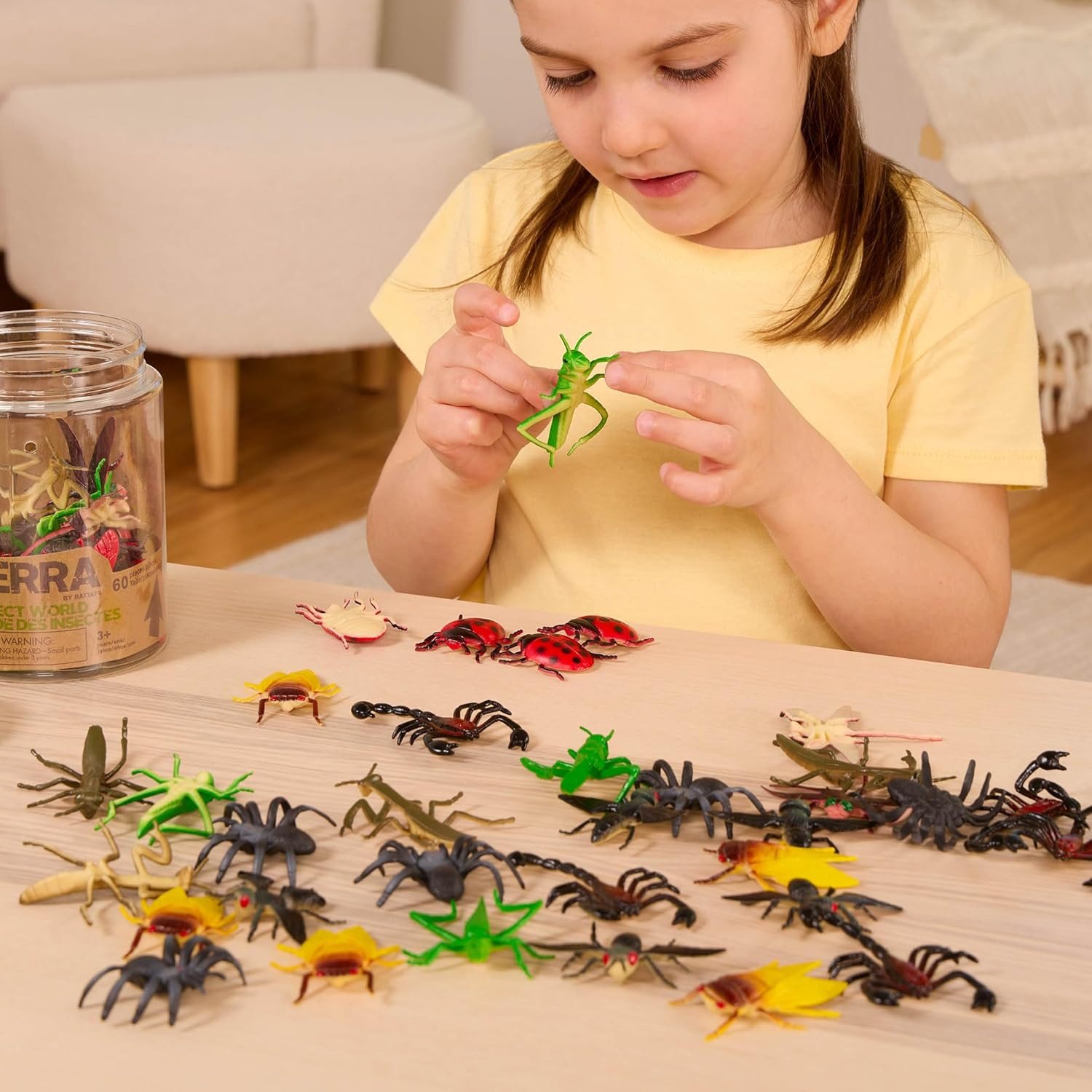 – 60Pcs Insects & Bugs Toy Tube – Mini Plastic Creepy Crawly Animal Figurines fo