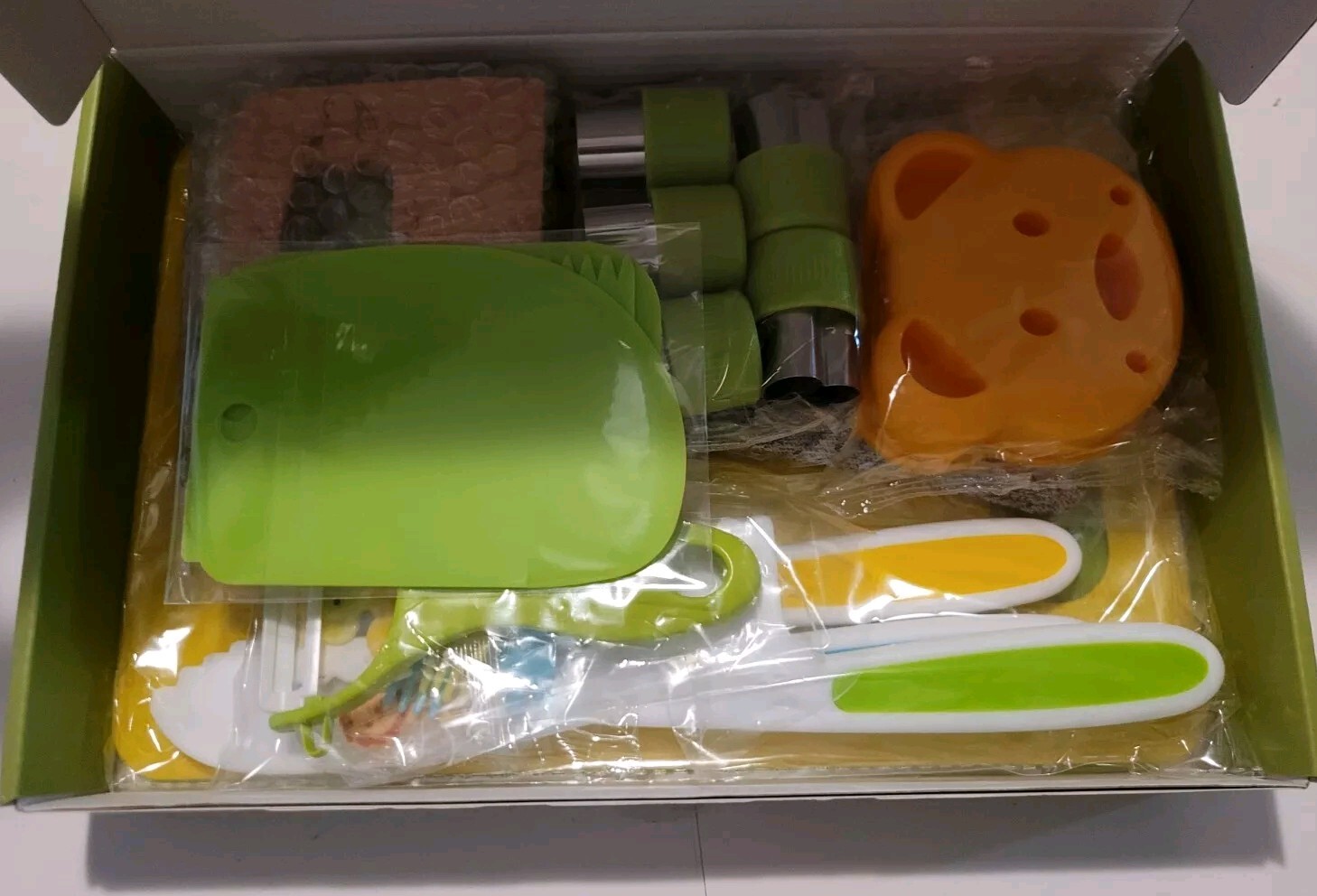 28 Piece Kids Kitchen Set Toddlers 2+
