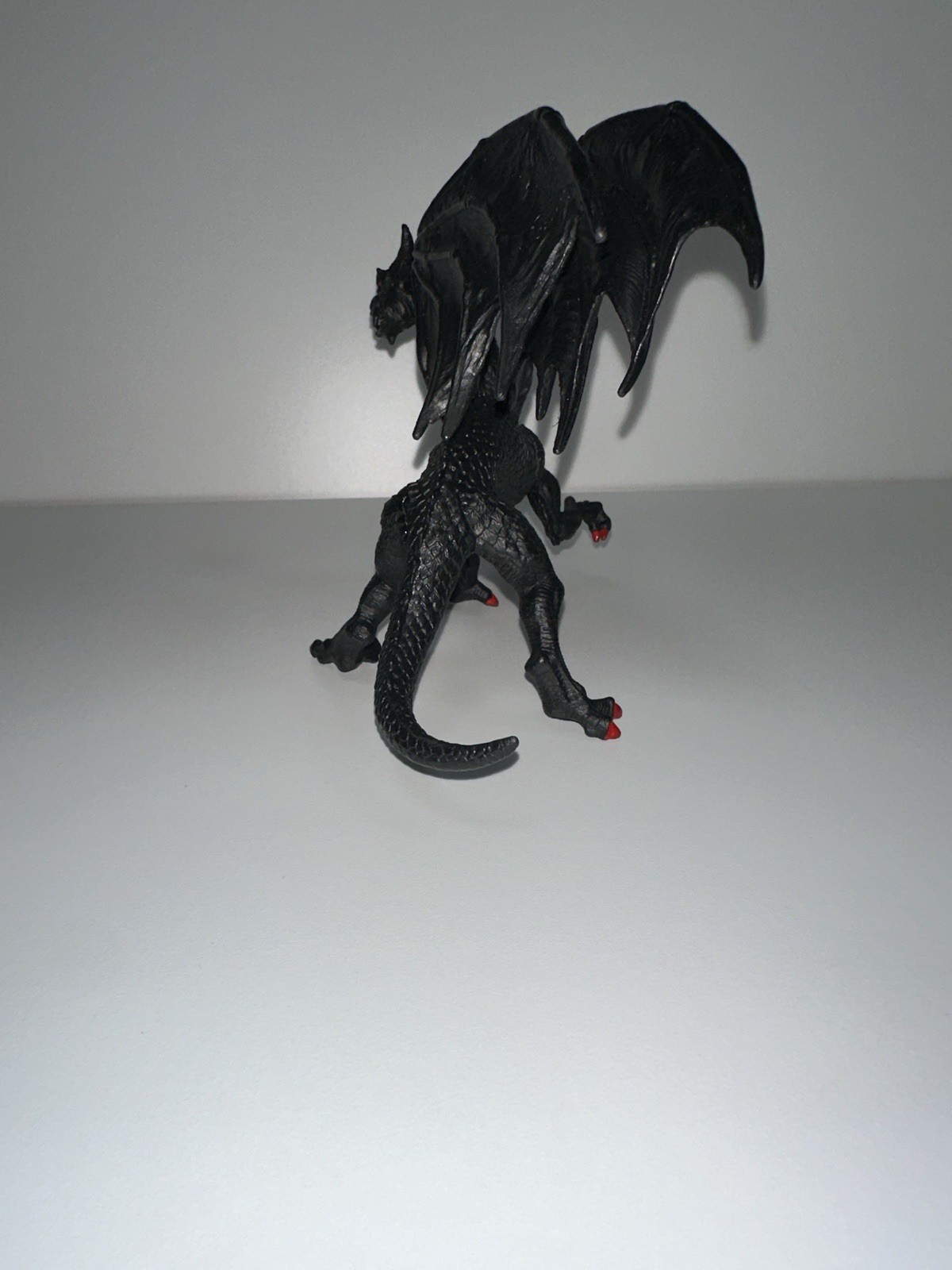 2010 Black Forest Twilight Dragon Fantasy Figure Safari Ltd Red Eyes Nails 5″