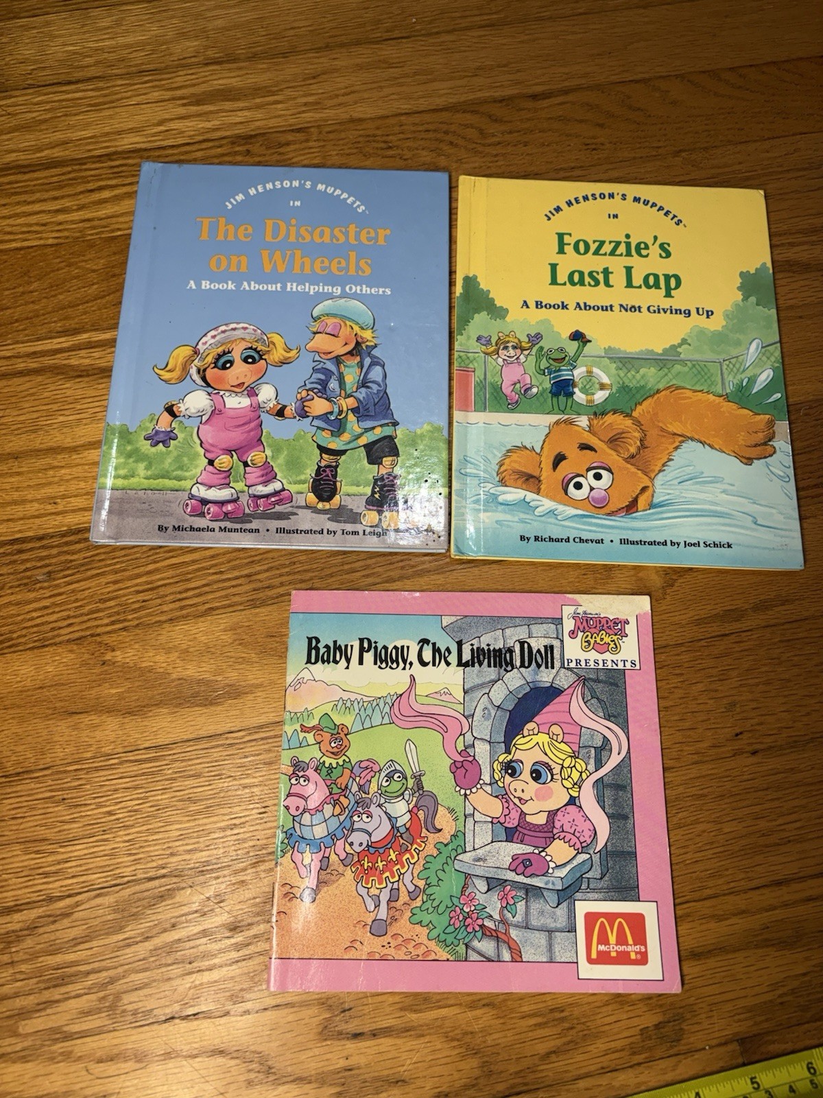 Lot Of 3 Jim Hensons Muppets Fozzie Bear Roller Skates Miss Piggy