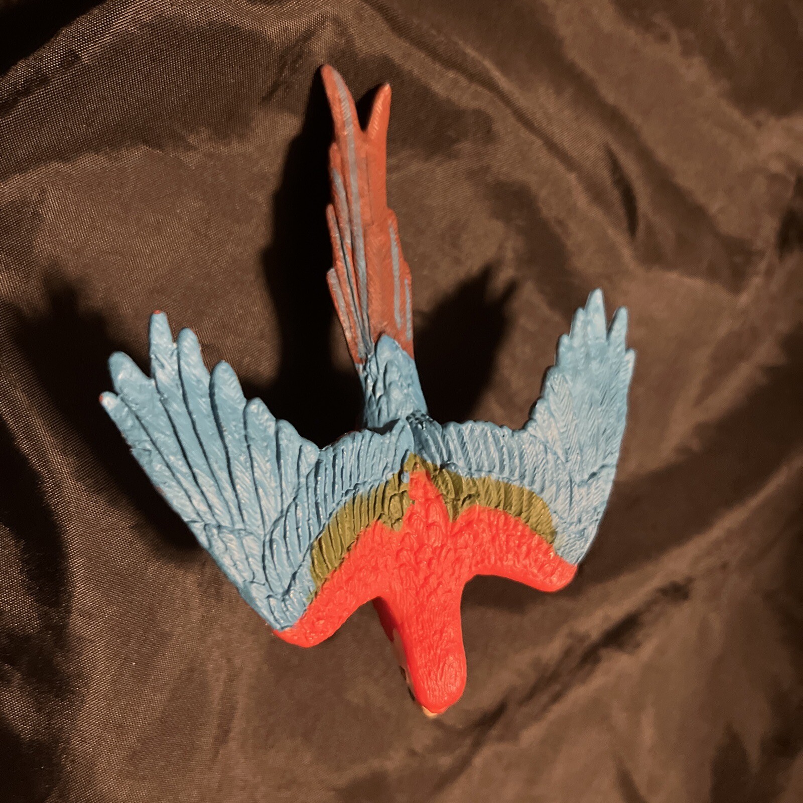 Blue-Red & Green Winged Macaw Parrot 4″ Toy Bird Safari Ltd Wings of the World
