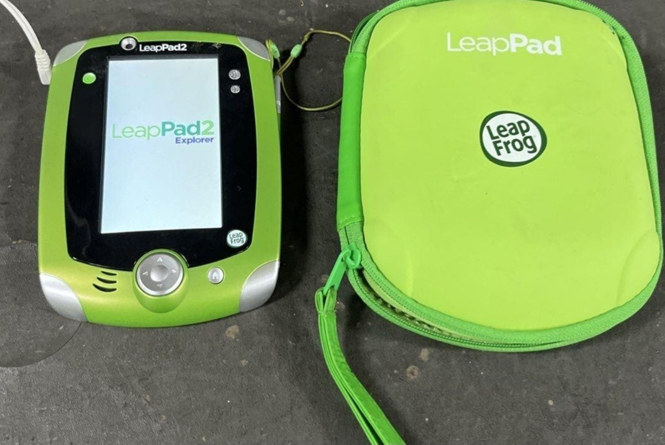 LeapFrog LeapPad2 Explorer Tablet Green/White with Case & Game Cartridges
