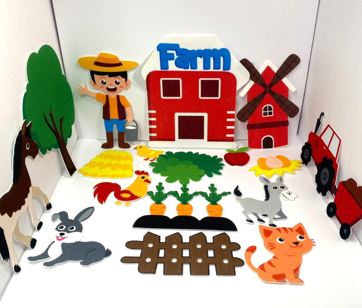 Farm Animal Felt Story Set – Hook‑and‑Loop Backing – 30+ Pieces Preowned Wear