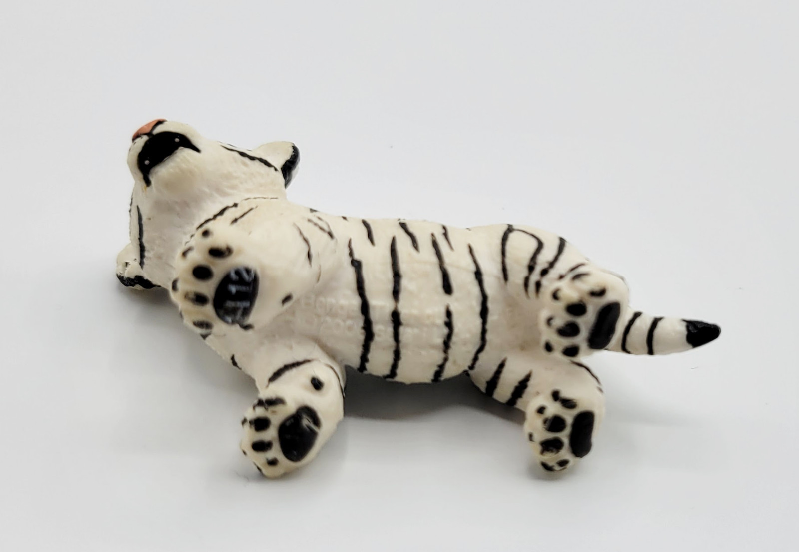 Safari 2006 White Bengal Tiger Cub Cat PVC Plastic Toy Figure Animal Figurine
