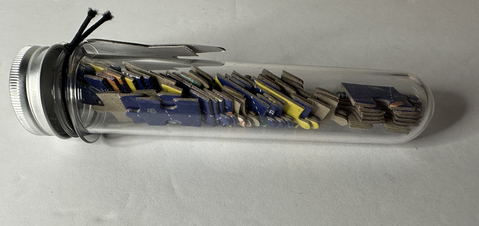 Test Tube Puzzle Learn the Solar System! GLOW in the DARK 36 pieces