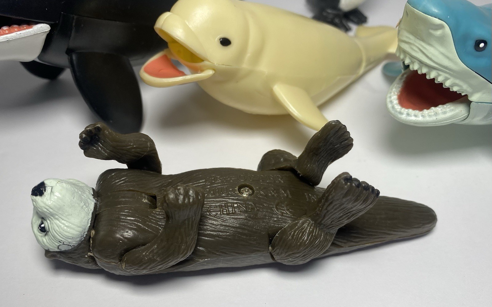 K&M 2001 Sea Life Toys Lot Of 5 Figures Vintage Otter Shark Whale Penguin Orca ￼