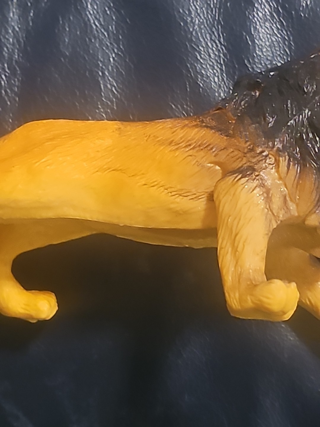 Unbranded Lion Plastic Toy Figure 1998- 6 In Long, 3 In Tall
