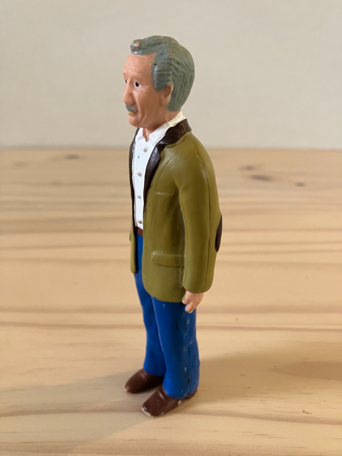 Lakeshore Family & Community Members Replacement Figure 5″