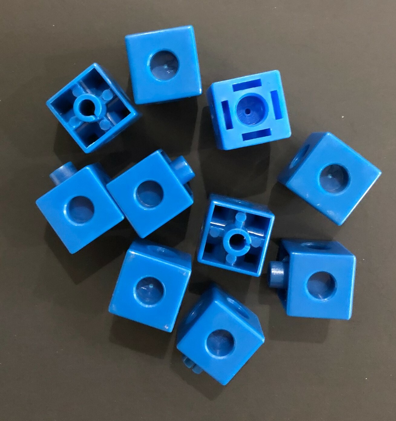 100 LINKING BLOCKS, Snap Cubes, Math Manipulatives (10 colors, 10 of each color)
