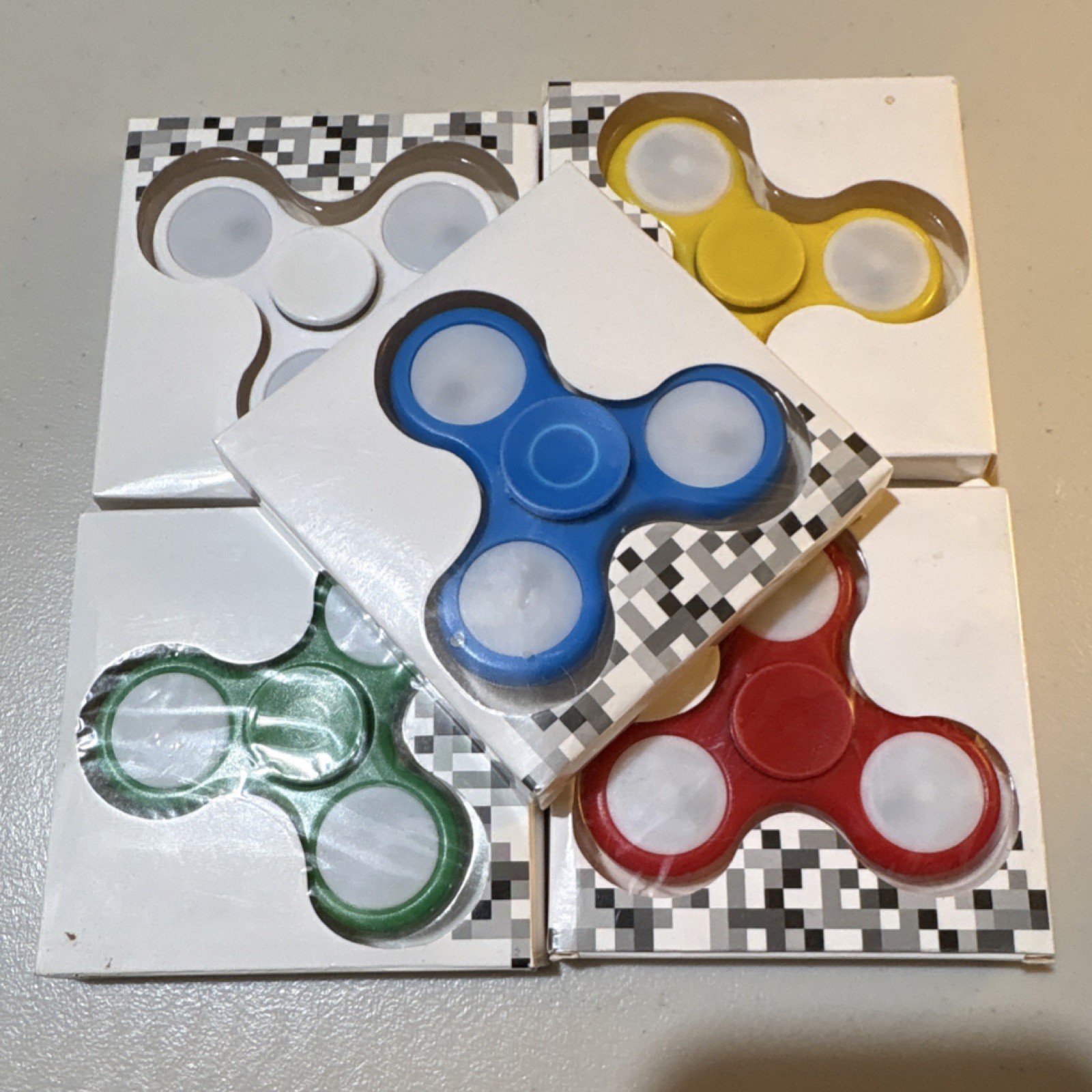 Set of 5 Fidget Spinners Multicolor Blue Red Green Yellow White