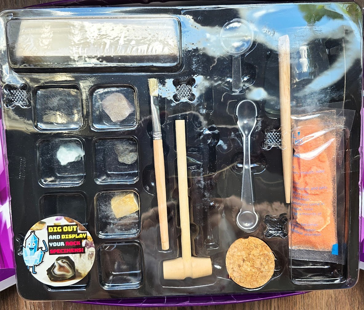 CRYSTALS & ROCKS LAB KIT, SPICEBOX STEM, MINERALS, GEMSTONES, CRYSTALS NIB