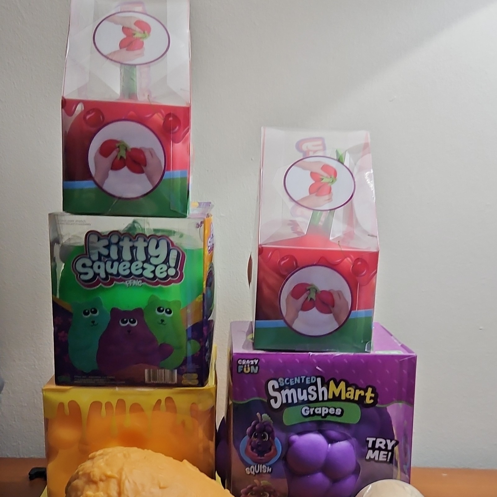 Crazy Fun Squeezy Cherries SmushMart Grapes