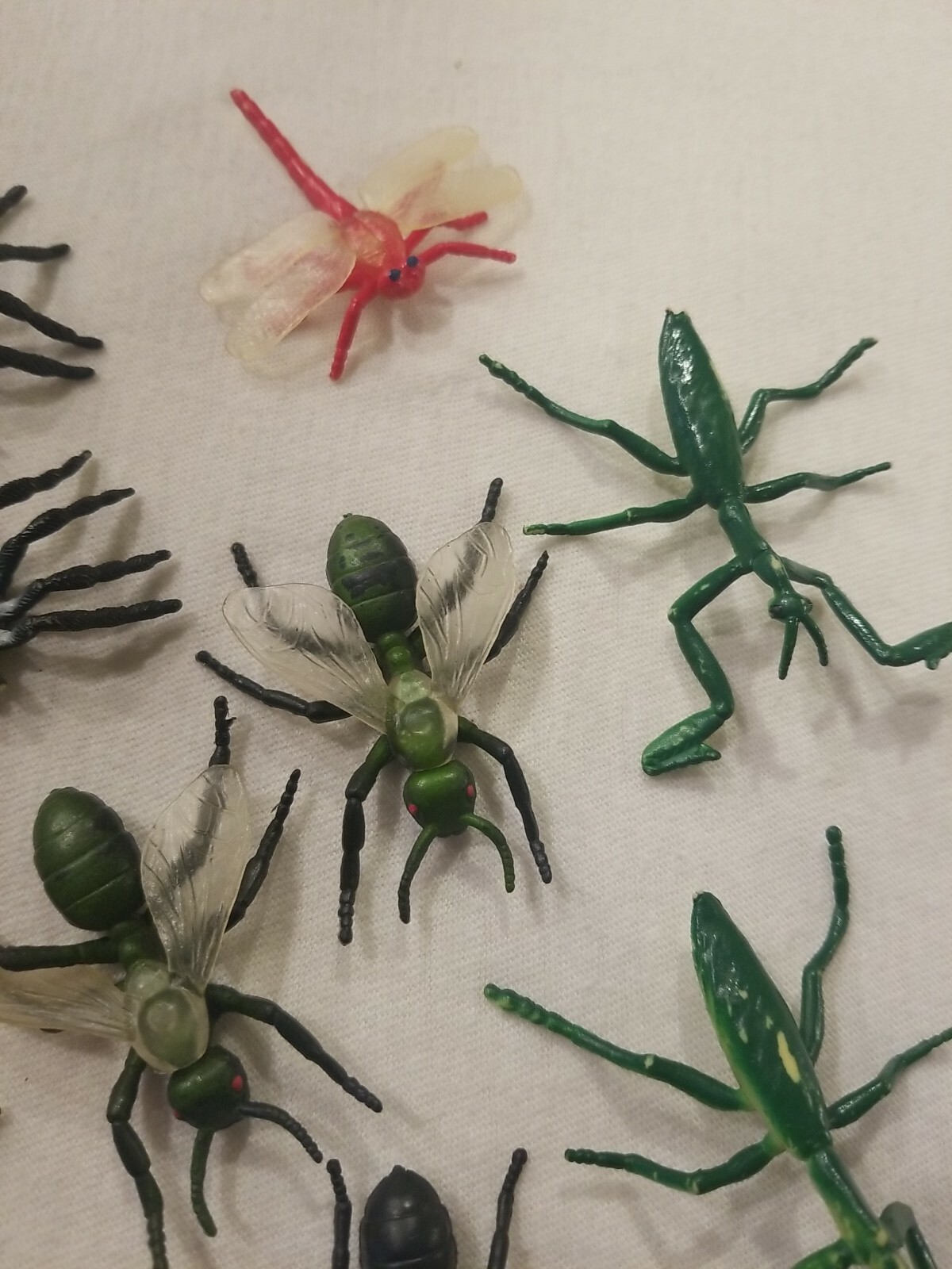 Lot of 17 PVC educational Animal figures Insects SMALL FIGURES SEE PICS FREE S/H
