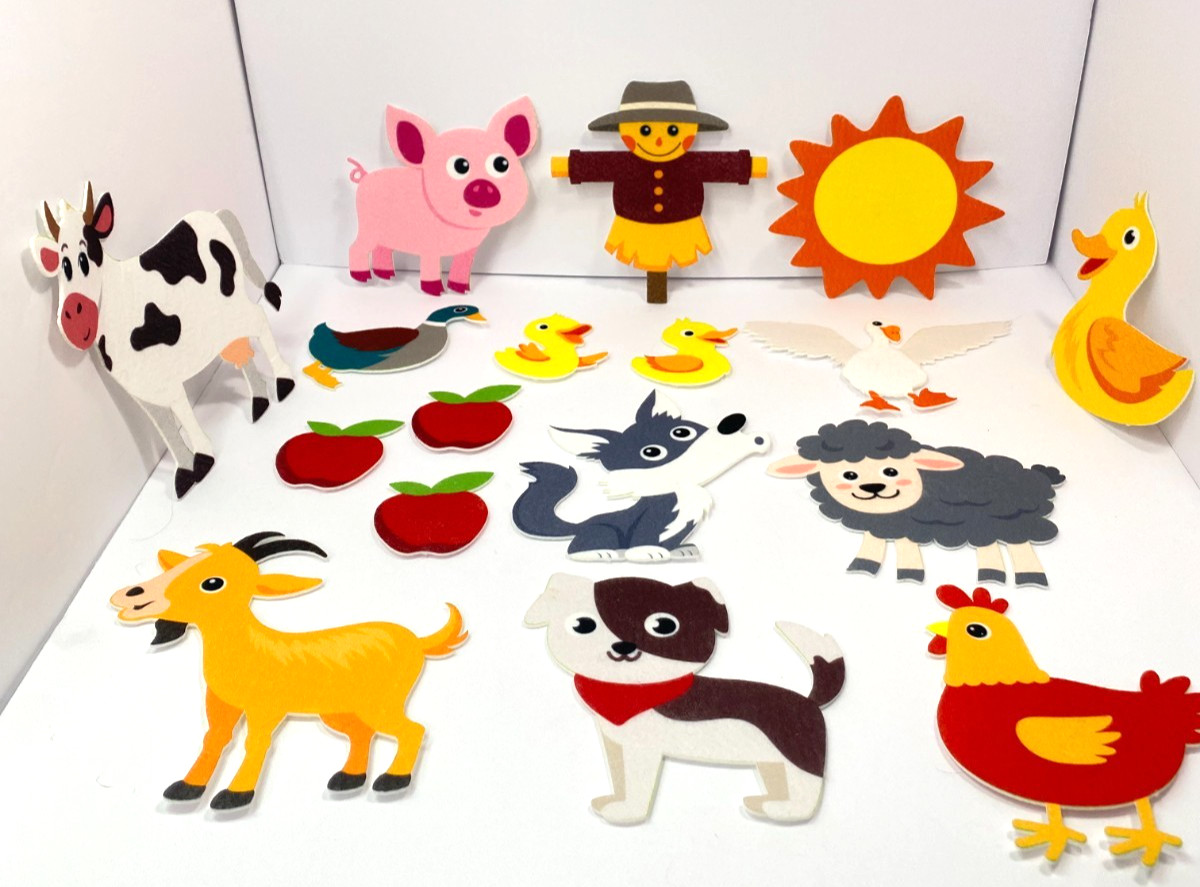 Farm Animal Felt Story Set – Hook‑and‑Loop Backing – 30+ Pieces Preowned Wear