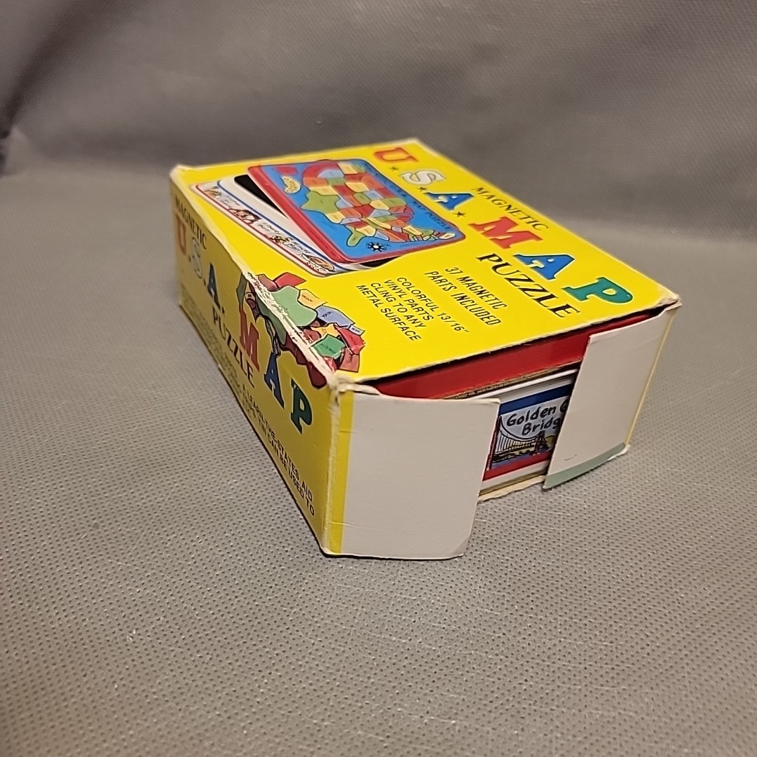 USA Magnetic Map Puzzle 37 Vinyl Magnetic Parts with Metal Tin MSR Imports 1989