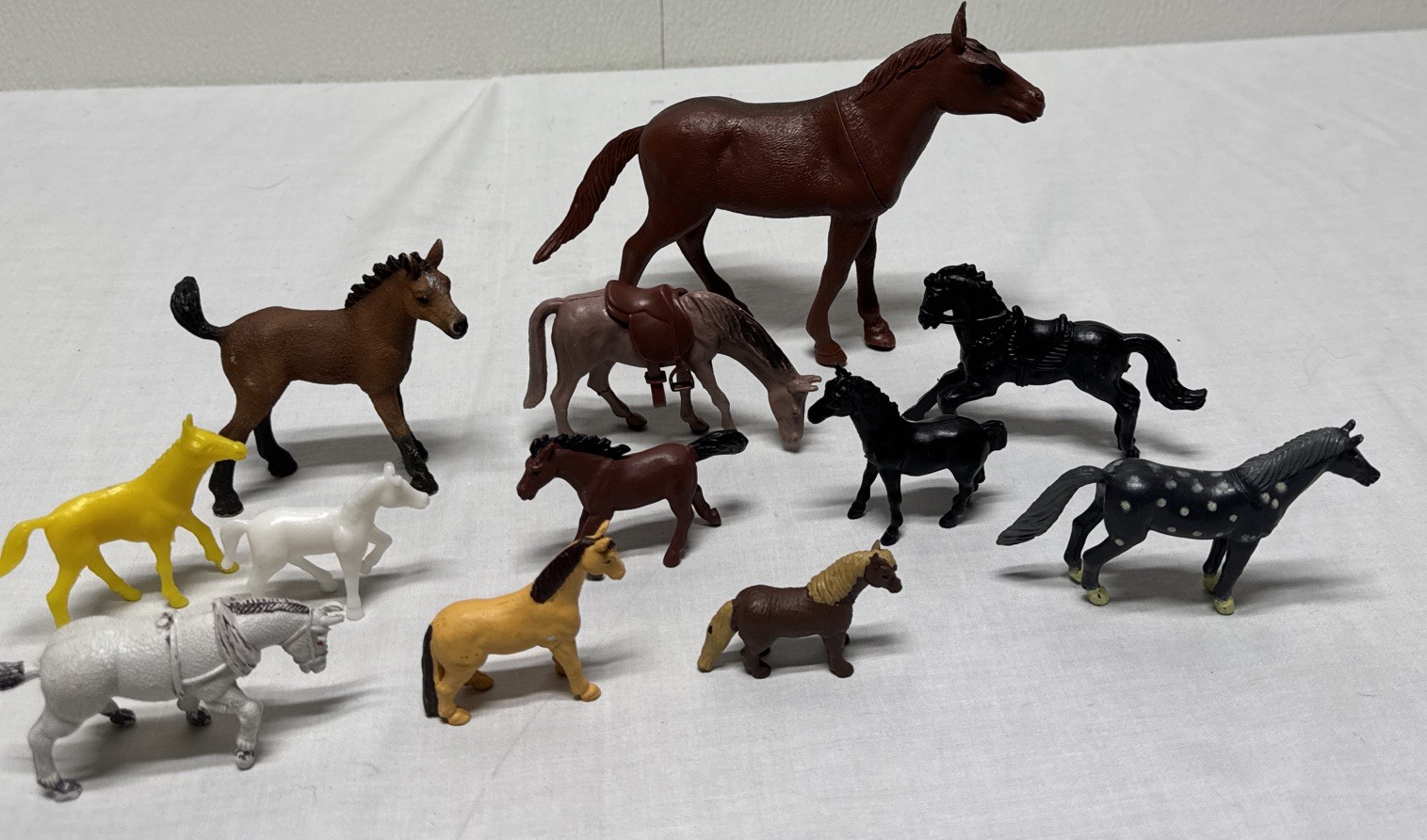 Vintage Miniature Horse Lot of 12 Toy Figures Plastic Resin Schleich Safari