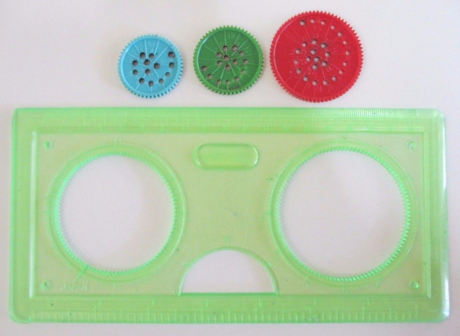 Spirograph Set – Spiral Drawings – Frame and 3 Wheels or Cogs – Vintage – 1970s