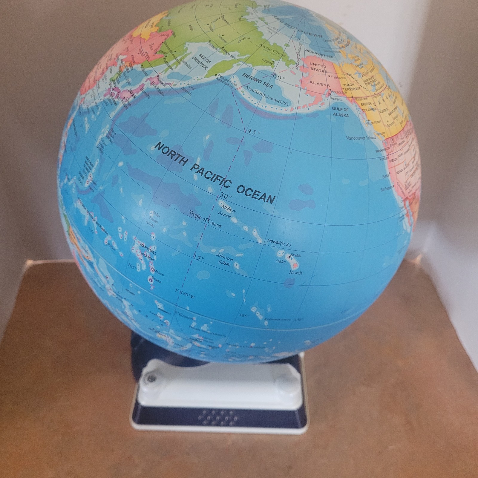 Discovery Kids Transforming Glow Star World Globe. Open Box. LED Night Light