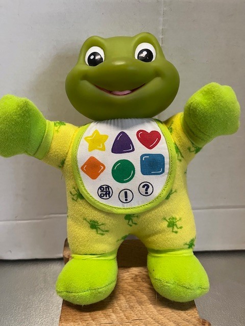 HTF VTG Leap Frog Hug N Learn Baby Tad Talking Shapes and color Frog Plush WORKS