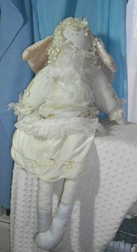 GORGEOUS CREAM & GOLD FLAT BOTTOMED ANGEL 33′ HIGH VELVET PINK WINGS# 6013