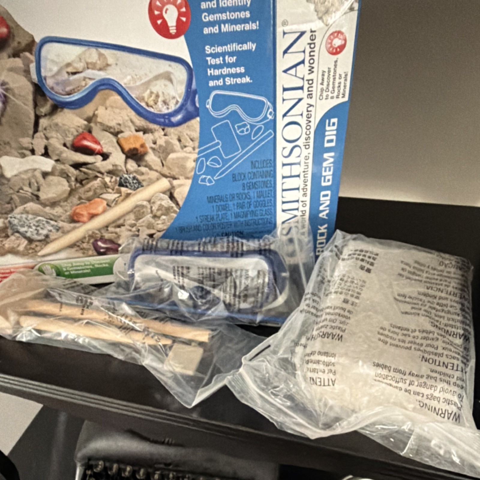 Smithsonian Rock & Gem Dig Educational Science Kit Ages 8+ Model 52180