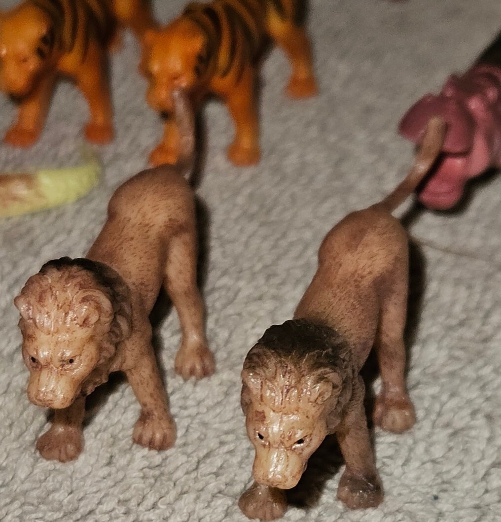 Wild Animal Plastic Figures Noah’s Ark Animals Lot Of 22 Tigers Zebras Hippo
