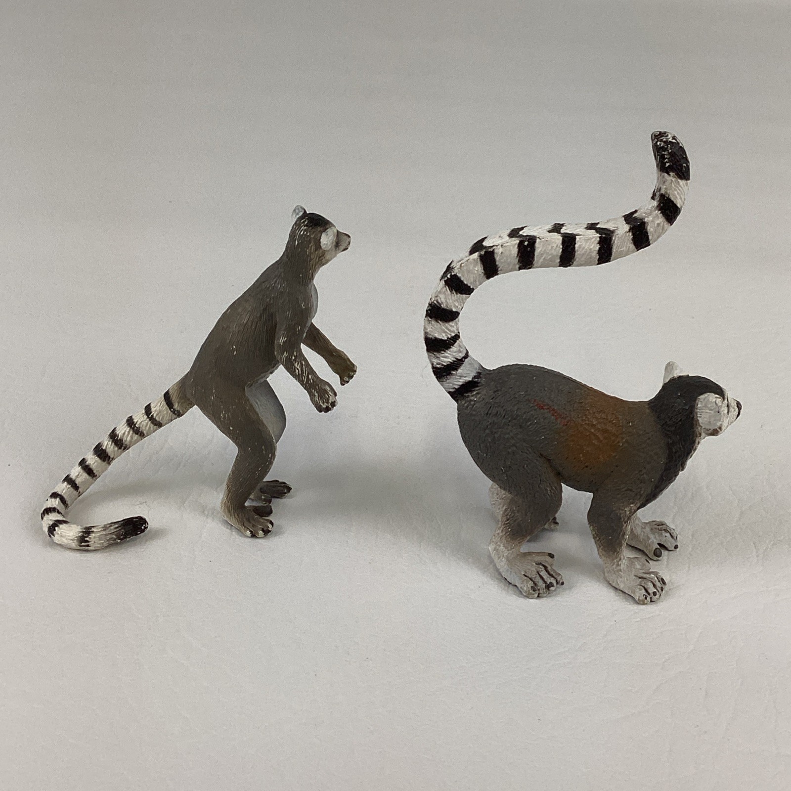 Safari Ring Tailed Lemurs Realistic Wild Animal 3.5″ Toy Figure Lot 2010