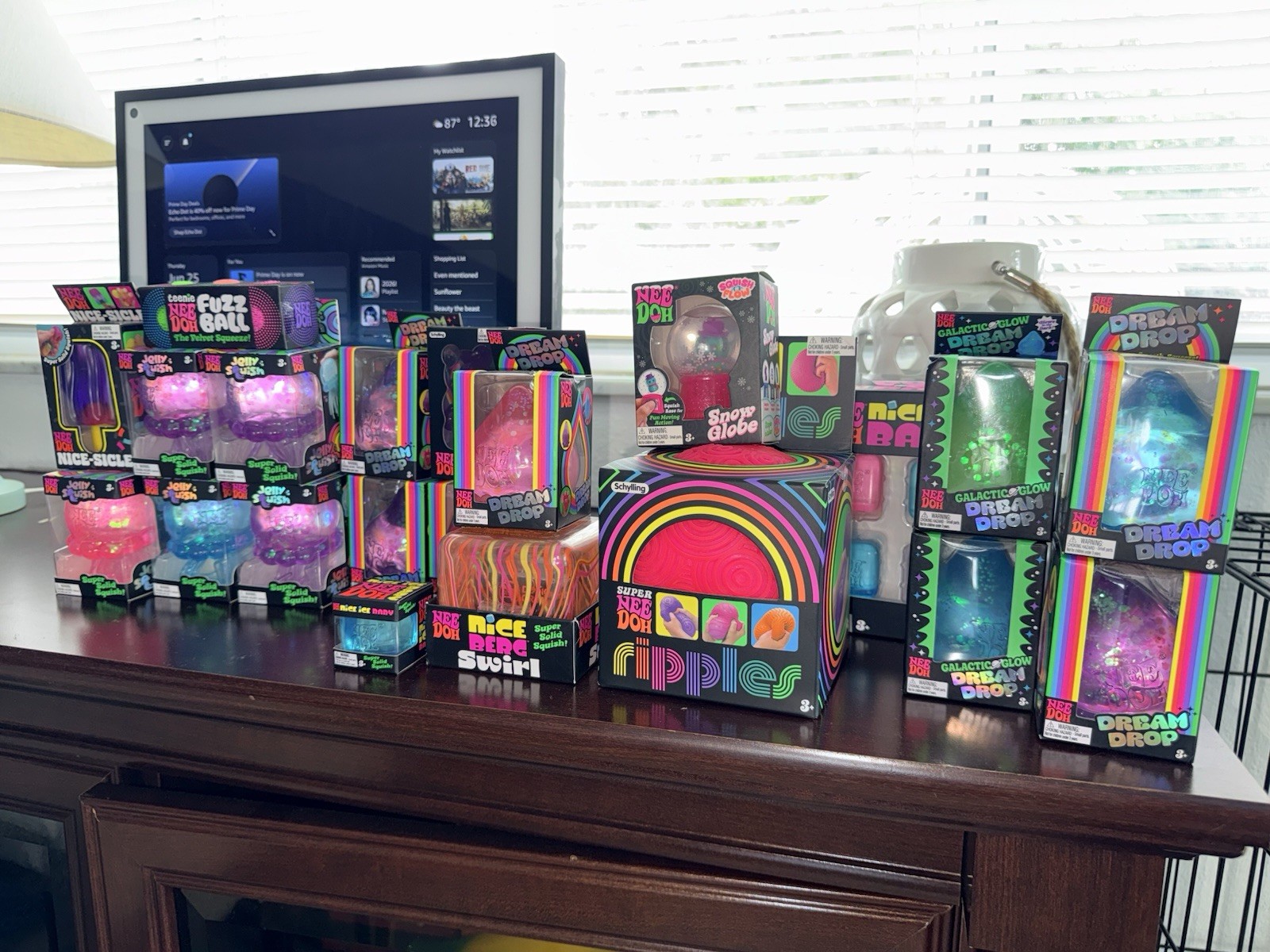 NeeDoh RARE 21 Items Bundle lot set Jelly Squish Dream Drop Galactic Snow globe