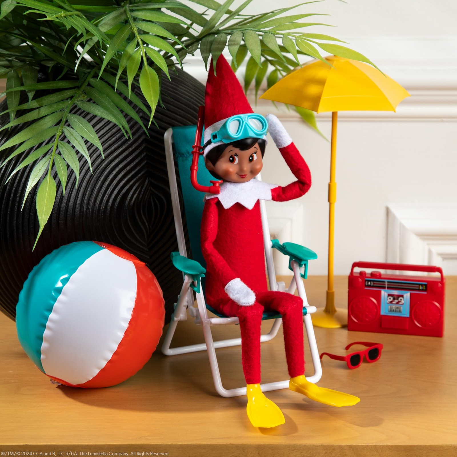 The Elf on Shelf Beach Vacation Set – 8-Piece Small, Yellow