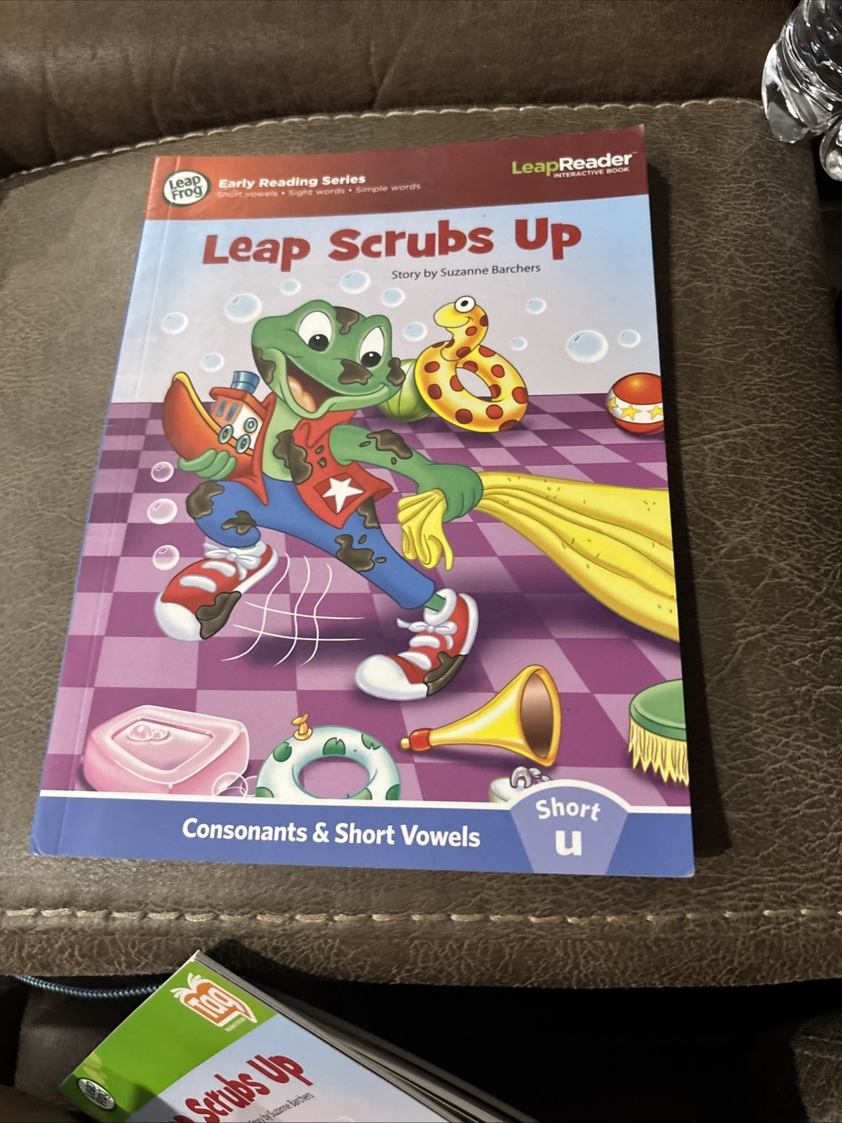 LeapFrog LeapReader Leap Scrubs Up Book Consonants Short Vowels Ages 4-7