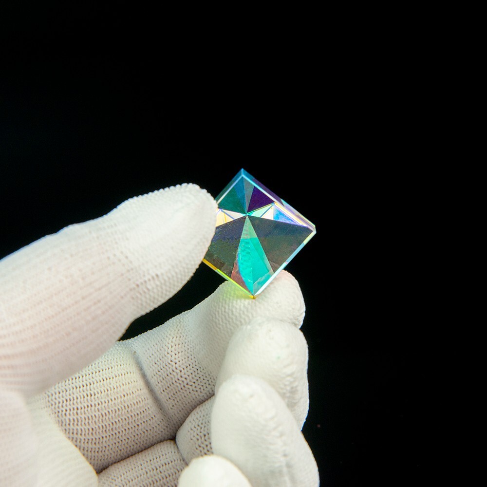 20Mm Rainbow Optical Glass Crystal Pyramid Prism Synchromatic Prism Sciences