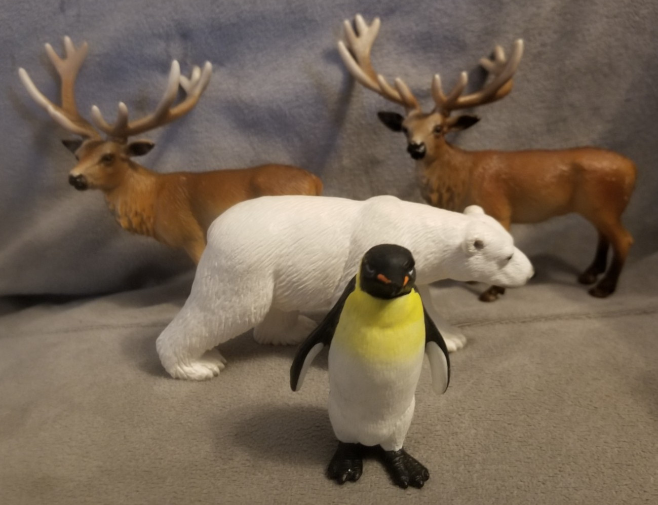Schleich Wild Artic Climate Wild Red Deer Polar Bear Penguin Retired Lot of 4