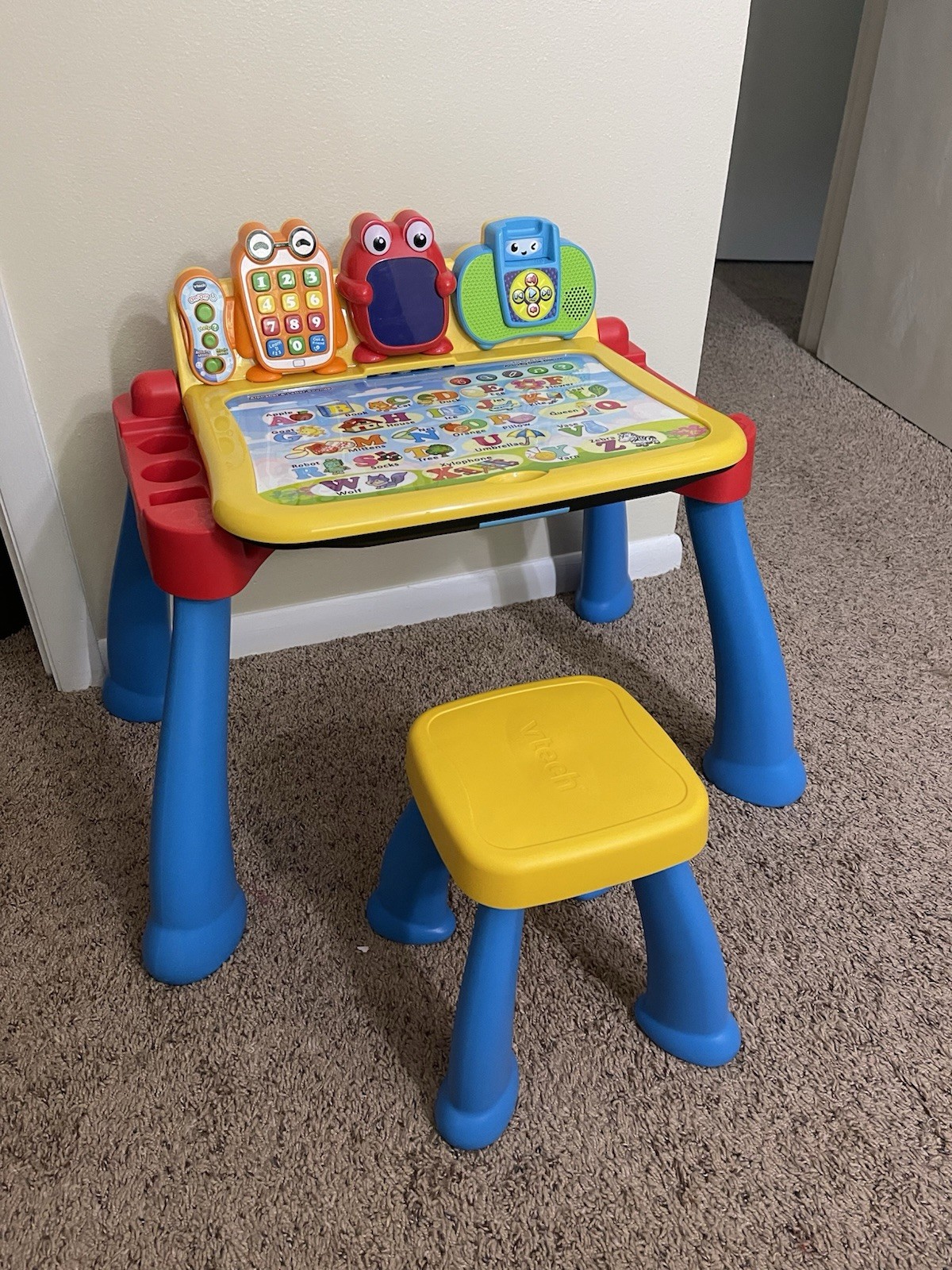 VTech 80-194801 Touch and Learn Activity Desk