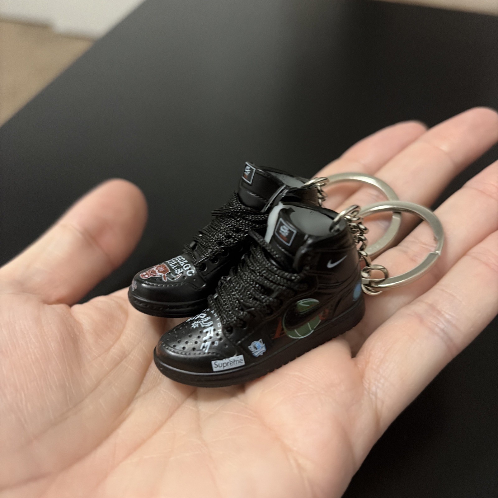 2 Mini Kickzz Mini 3D Top Brand Sneakers Keychains Jordan Nike NBA Basketball