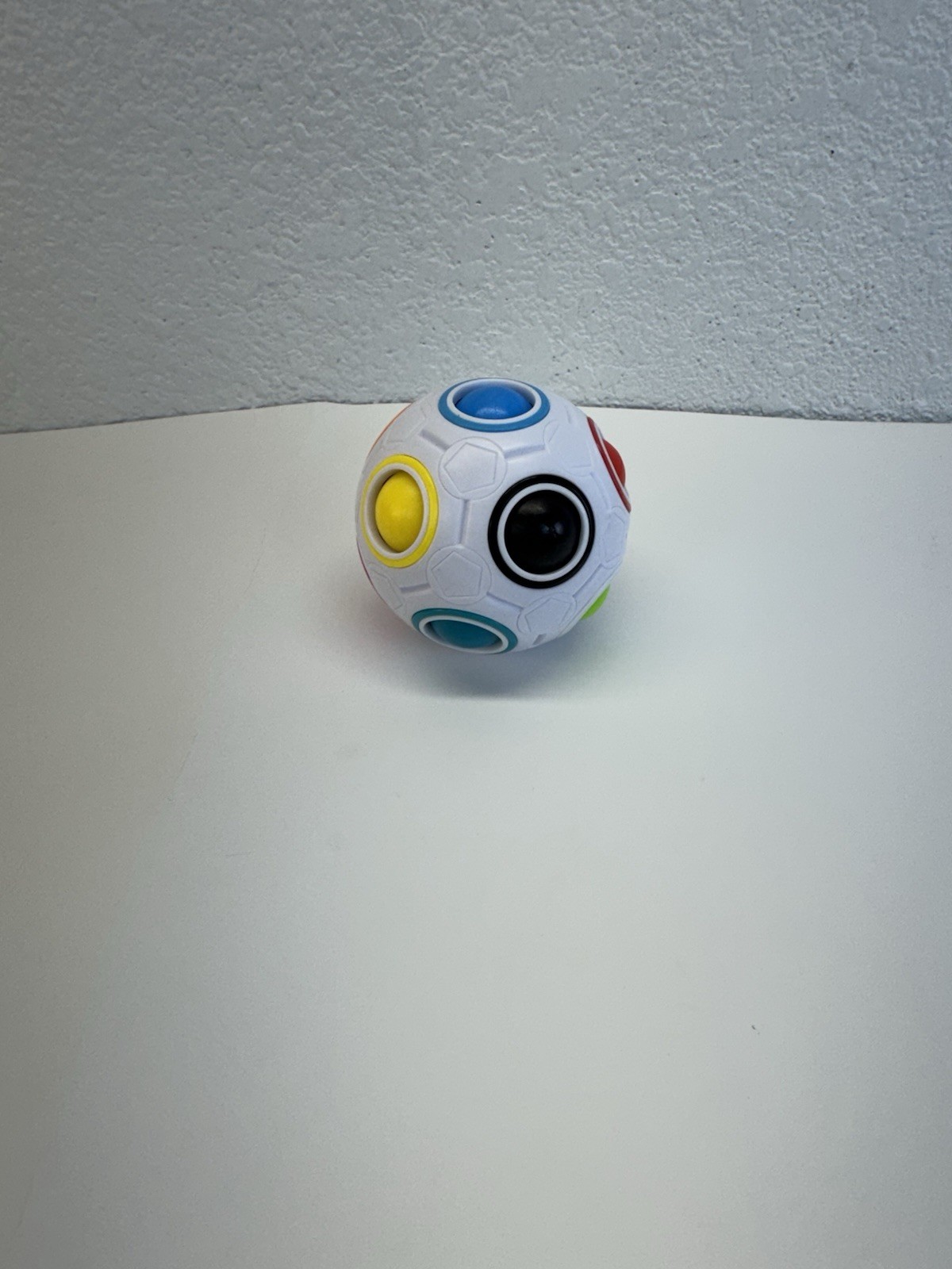 (367) Magic Rainbow Spinning Fidget Ball Toy Speed Cube Stress Relief puzzle