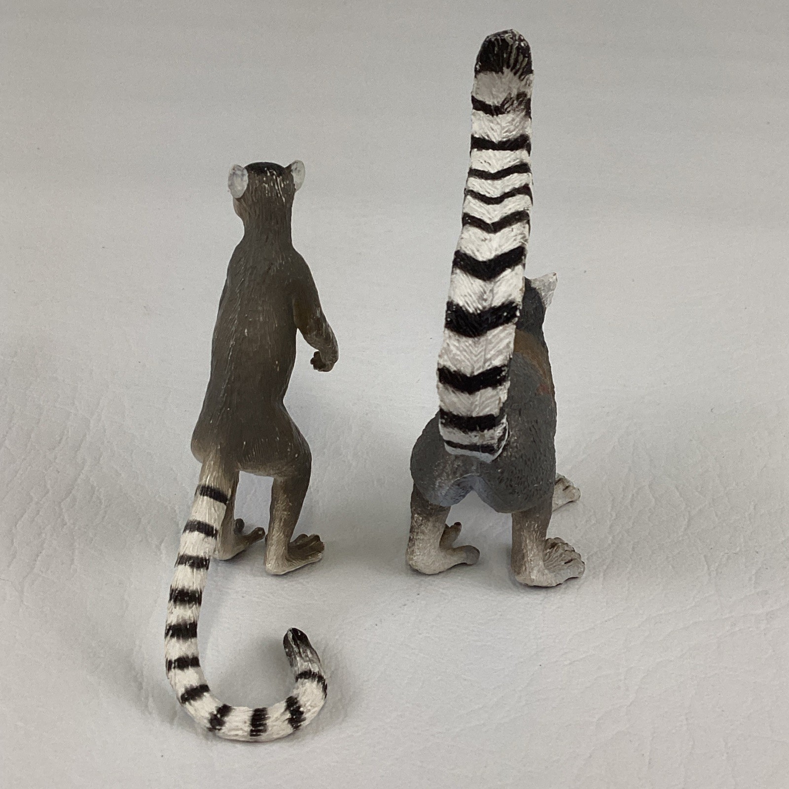 Safari Ring Tailed Lemurs Realistic Wild Animal 3.5″ Toy Figure Lot 2010