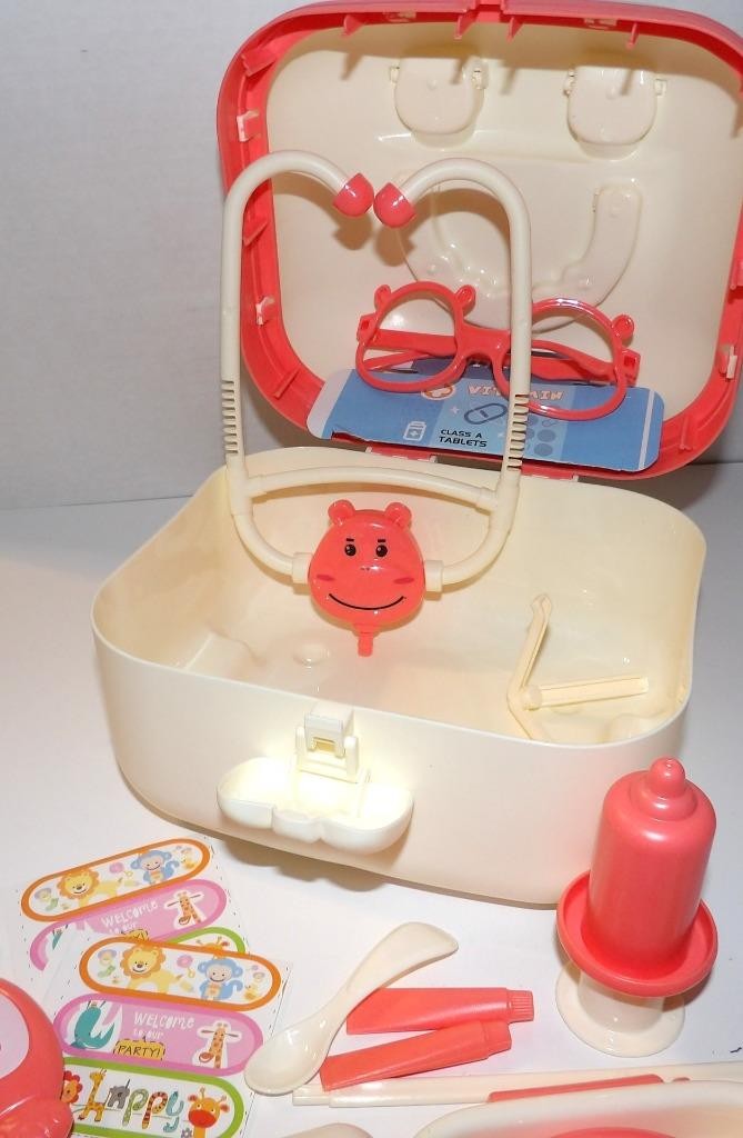 Toy Medical Kit With Stethoscope HIPPO MEDICAL KIT